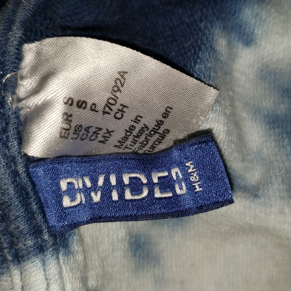 Sweatshirt - Picture 2 of 2